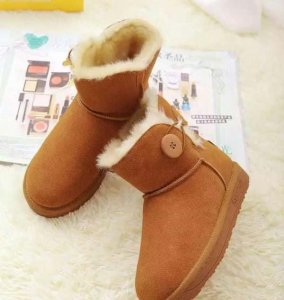 ugg雪地靴怎么清洗(ugg怎么清洗)