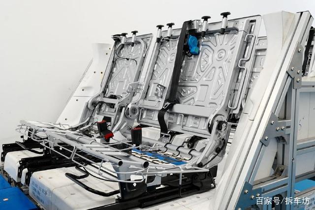 七座旗舰SUV 后来者荣威RX8有什么过人之处-