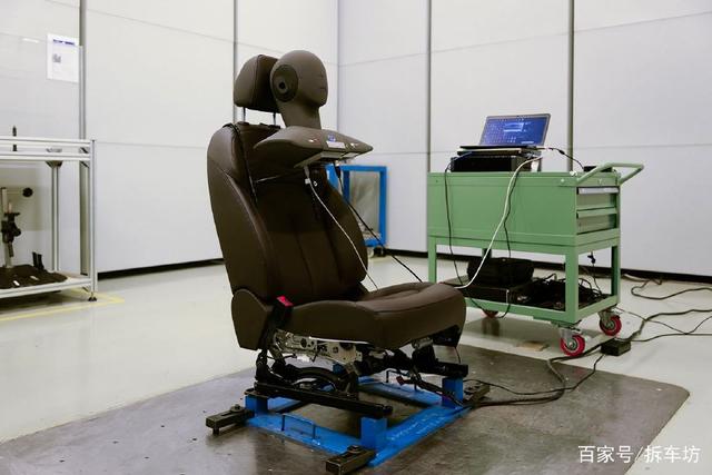 七座旗舰SUV 后来者荣威RX8有什么过人之处-