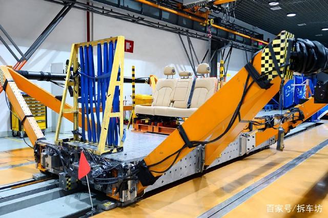 七座旗舰SUV 后来者荣威RX8有什么过人之处-