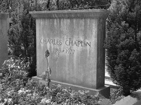 卓别林简介资料(幽默大师卓别林是怎么死的?)