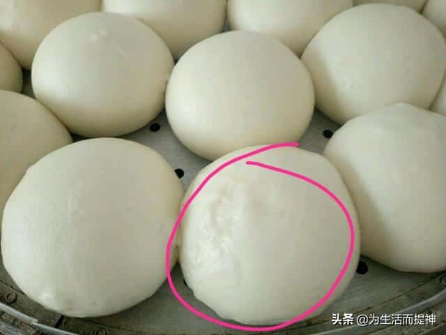 蒸馒头一掀锅就瘪是什么原因(蒸包子为啥一掀锅就塌陷)