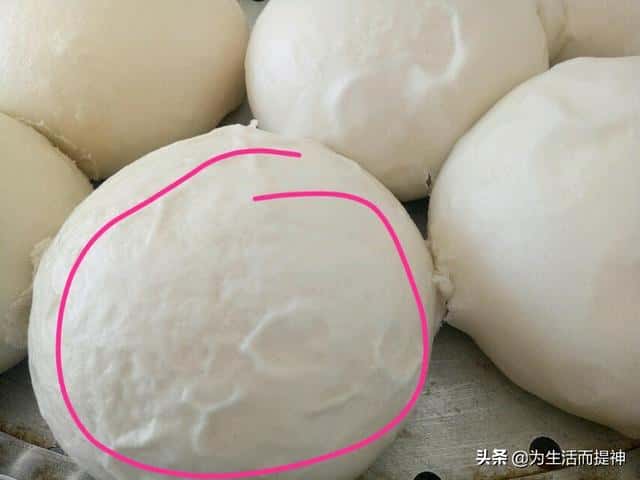 蒸馒头一掀锅就瘪是什么原因(蒸包子为啥一掀锅就塌陷)