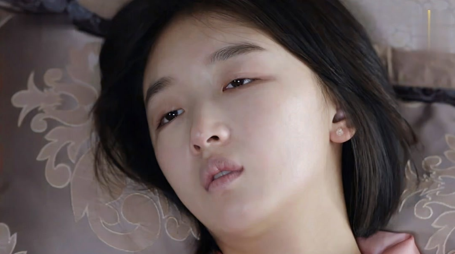 “三金影后”周冬雨的真实地位,被一个电影节揭开了