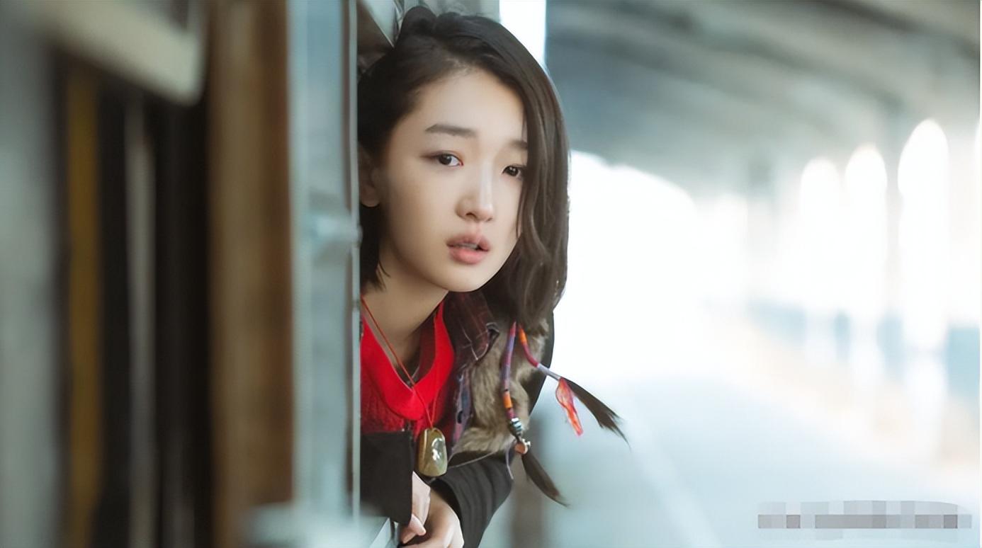 “三金影后”周冬雨的真实地位,被一个电影节揭开了