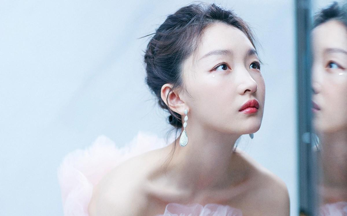 “三金影后”周冬雨的真实地位,被一个电影节揭开了