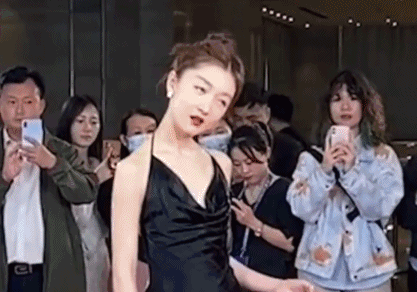 “三金影后”周冬雨的真实地位,被一个电影节揭开了