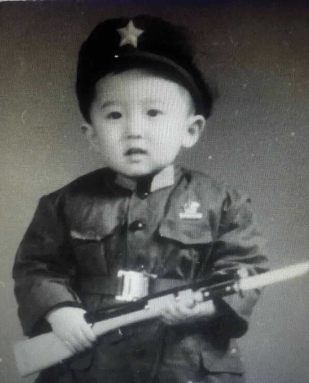 于谦:娶19岁女学生,不赚钱时靠老婆养,两个儿子归郭德纲管