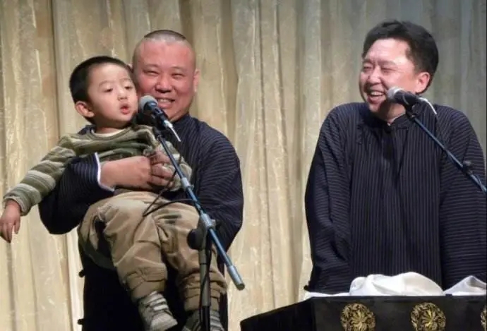 于谦:娶19岁女学生,不赚钱时靠老婆养,两个儿子归郭德纲管