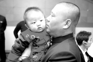 于谦:娶19岁女学生,不赚钱时靠老婆养,两个儿子归郭德纲管