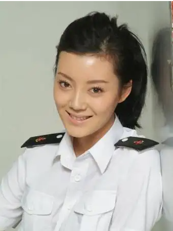 不顾一切嫁给山西富豪的演员车晓,离婚后40岁仍单身