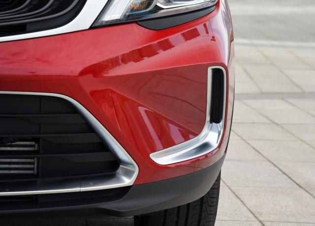 吉利跨界SUV,外观堪称“颜王”,体验全新吉利帝豪GS-