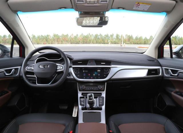 吉利跨界SUV,外观堪称“颜王”,体验全新吉利帝豪GS-