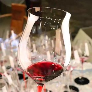 红酒喝着发酸 红酒喝着有点酸