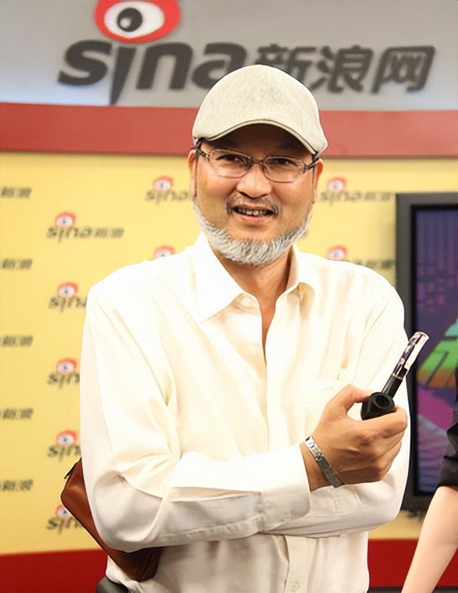 出道24年零绯闻的高露，刚走红就结婚，如今儿女双全