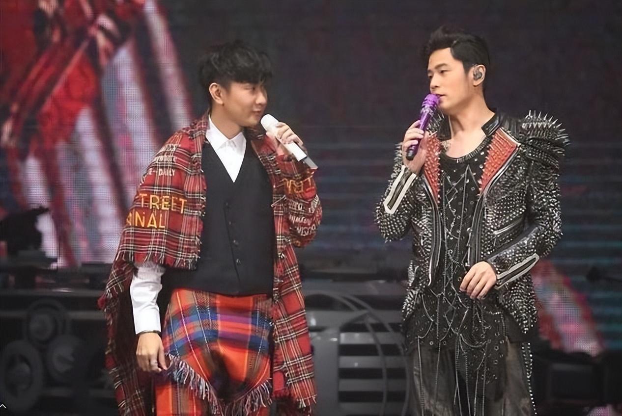 林俊杰简介（“家财万贯”林俊杰：网传父母都是高管，自己的一栋房子价值4亿）