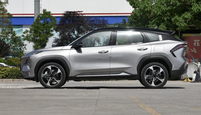 吉利银河L7亚运幻影版携NOA智驾系统惊艳亮相,SUV市场掀起新风暴-