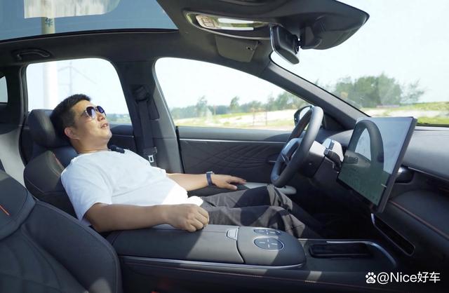 15-20万新能源SUV:这四台车配置拉满+体验均衡!买完不后悔?-