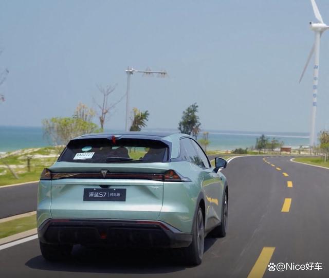 15-20万新能源SUV:这四台车配置拉满+体验均衡!买完不后悔?-