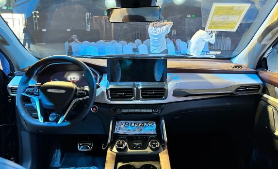 硬朗之选!领地SUV汽油版,打造非承载式中大型SUV标杆-