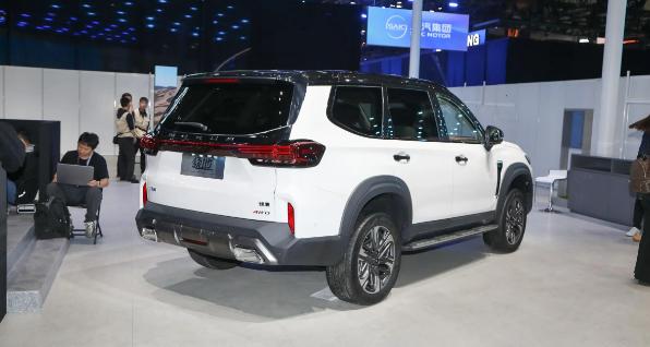 硬朗之选!领地SUV汽油版,打造非承载式中大型SUV标杆-