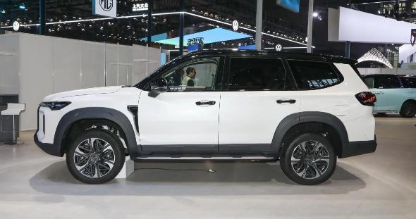 硬朗之选!领地SUV汽油版,打造非承载式中大型SUV标杆-