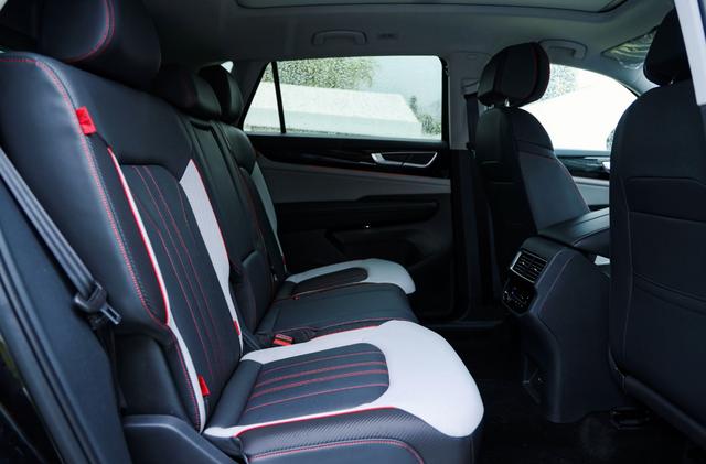 标配四驱的全尺寸豪华大五座SUV,试驾2024款大众途昂X-