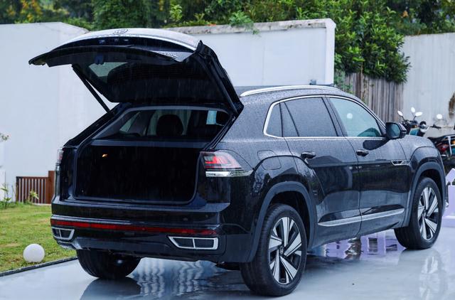 标配四驱的全尺寸豪华大五座SUV,试驾2024款大众途昂X-