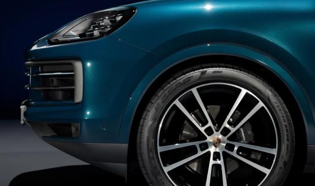 保时捷卡宴,SUV的天花板,何须低调-