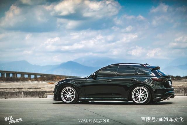 日系SUV王者!超450匹的英菲尼迪FX50S-