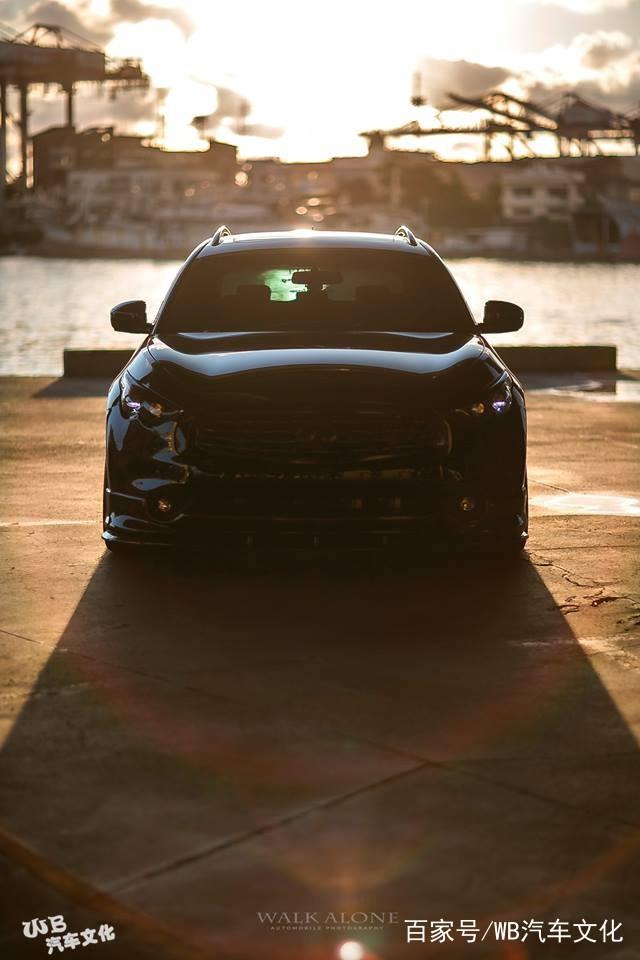 日系SUV王者!超450匹的英菲尼迪FX50S-