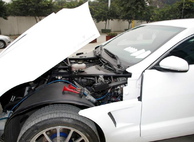 7.0L排量的肌肉SUV你见过吗?3.8秒即可破百,全亚洲仅有3台-