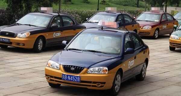 出租车适合哪些人开，开出租车好还是打工好-