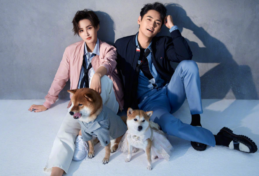 袁弘晒接吻照秀恩爱！扛起儿子毫不费力，张歆艺穿泳衣大秀好身材