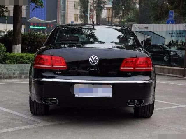 辉腾车主很无奈，开车撩妹却被嘲讽：你把我当什么了-