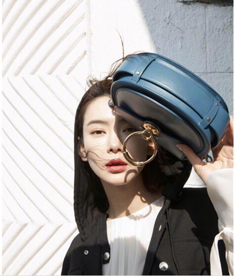 戚薇晒了张照片,她的眼妆成功吸引了注意力,太有高级感了