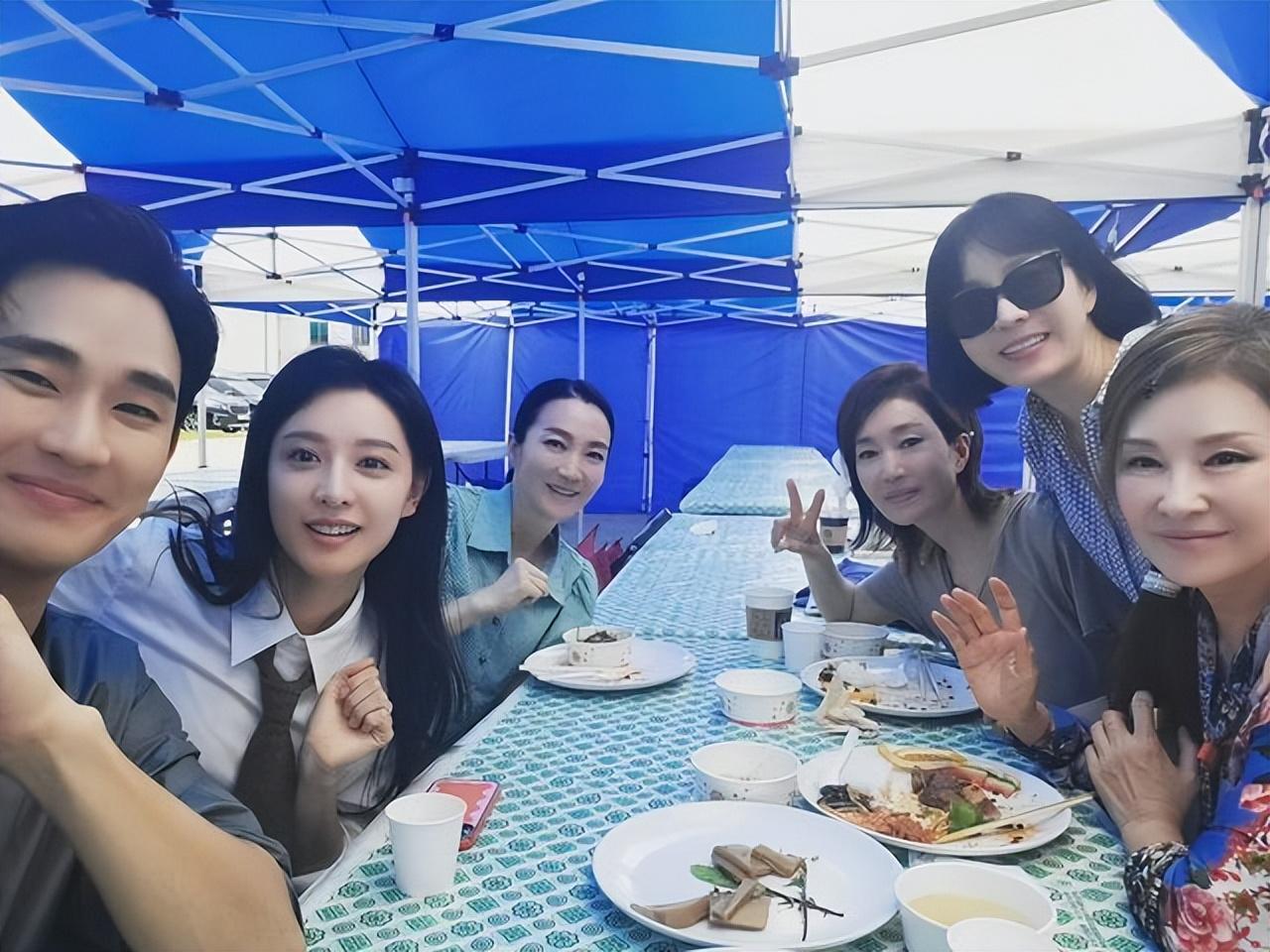 金秀贤与金智媛主演《泪之女王》遭遇播出时间变动,引发热议!