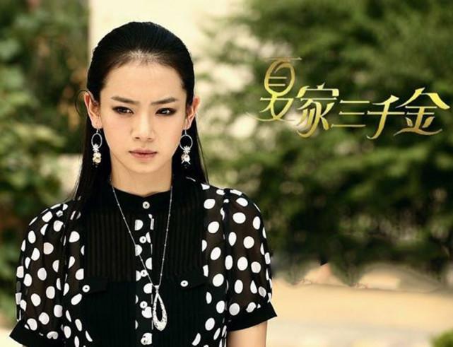 四川本地人，22岁选秀出身，30岁嫁给韩国男星，如今34岁越来越美