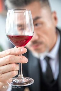 葡萄酒用什么葡萄最好(自制葡萄酒用什么葡萄最好)