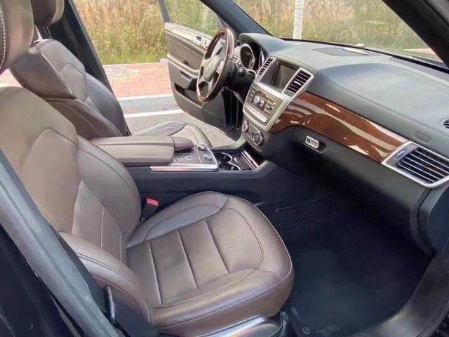 17款奔驰GL550全款19.8万，全尺寸豪华SUV车型既纯粹，又狂野-