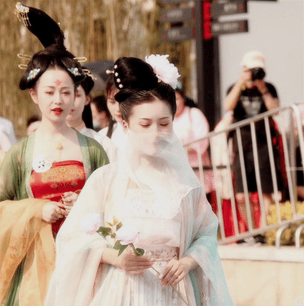 内人对应的称呼是什么(内人是指男人还是女人)