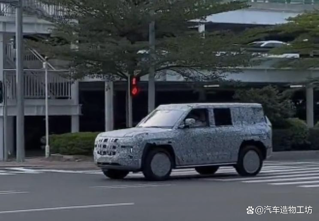 比亚迪新品牌新车专利图曝光，比卫士更硬派，定位高端越野SUV-