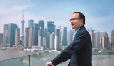 ​郭广昌几任老婆照片（郭广昌发达后弃不育爱妻另娶美女主持）