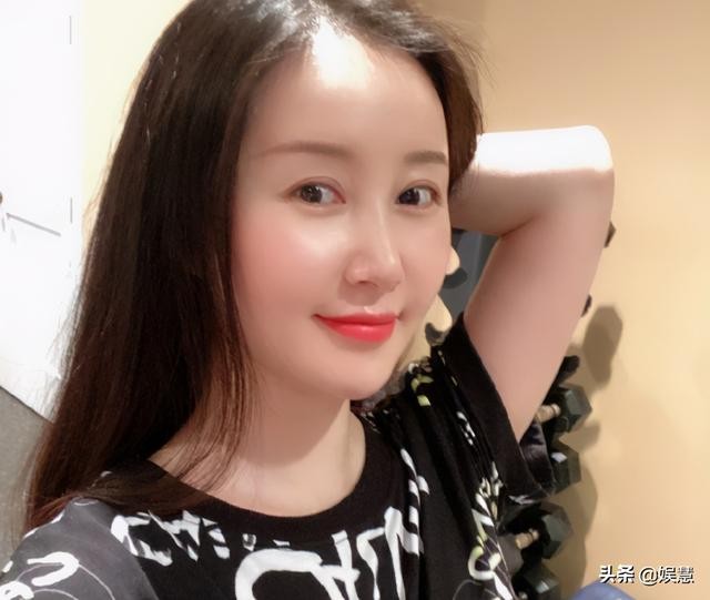 孙菲菲个人资料（被导演侄子暴打退出娱乐圈的孙菲菲）