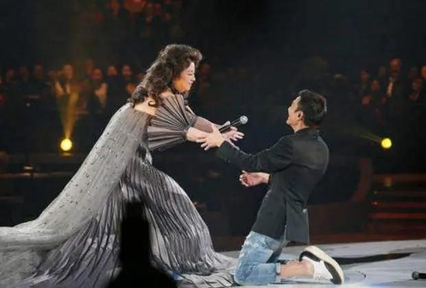 周润发个人资料及图片（华仔与发哥都曾下跪致敬的香港之莺）