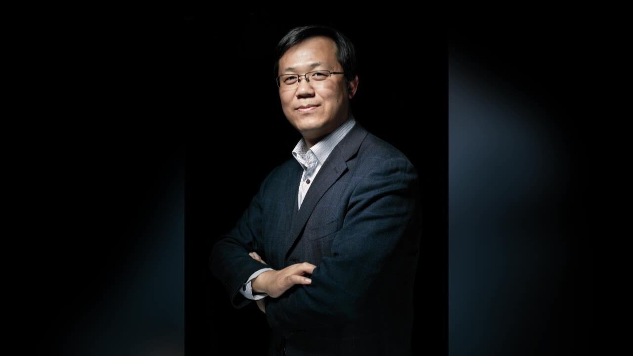 赵丽颖劈叉证明没怀孕后被打脸，迪丽热巴怀孕辟谣还可信吗？