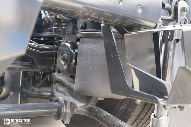 这是德国曼在国内主销的牵引车，480马力+驾驶室大空间，只卖69万-