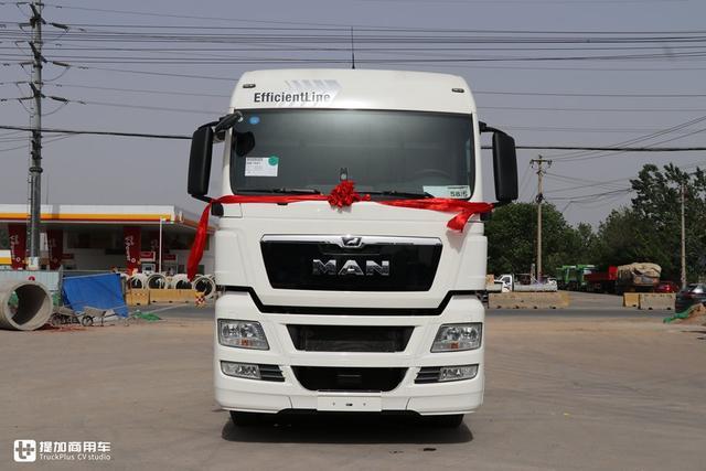 这是德国曼在国内主销的牵引车，480马力+驾驶室大空间，只卖69万-