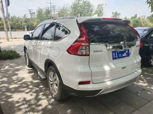 紧凑型SUV的巅峰对决，斯巴鲁森林人和本田CRV，你选谁？-