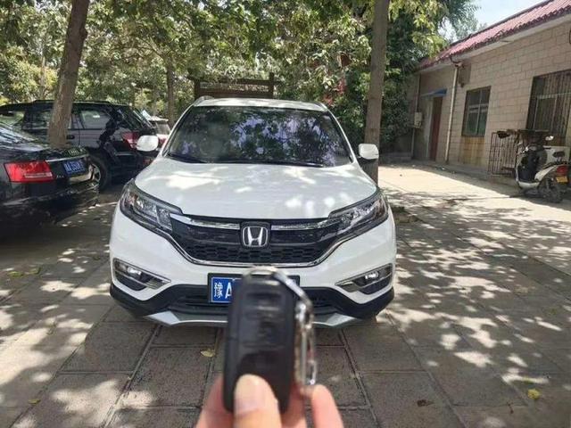 紧凑型SUV的巅峰对决，斯巴鲁森林人和本田CRV，你选谁？-